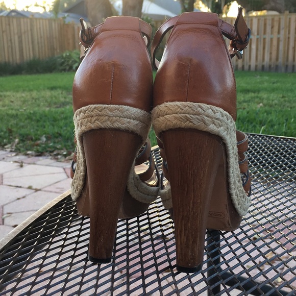 Coach cognac strappy sandals - Picture 7 of 8